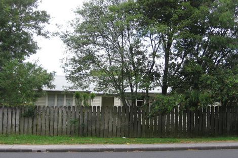 Photo of property in 1/4 Godley Road, Green Bay, Auckland, 0604