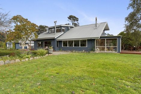Photo of property in 61 Twin Lakes Road, Te Marua, Upper Hutt, 5018