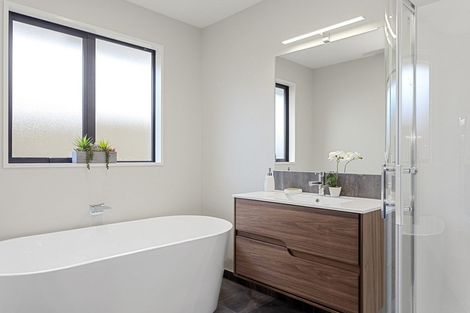 Photo of property in 8 Oakleigh Street, Woodend, 7610