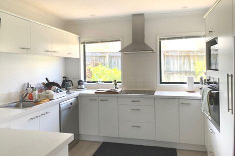 Photo of property in 74 Wairere Road, The Gardens, Auckland, 2105