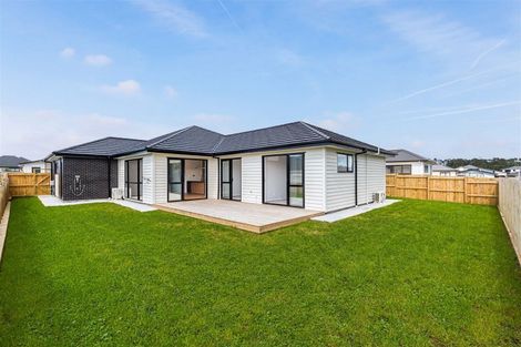 Photo of property in 8 Cutfield Lane, Kumeu, 0810