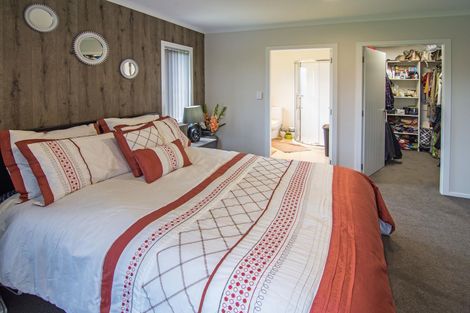 Photo of property in 13 Hartley Avenue, Carterton, 5713