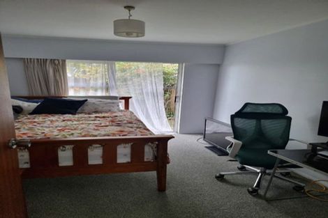 Photo of property in 19 Cascades Road, Pakuranga Heights, Auckland, 2010