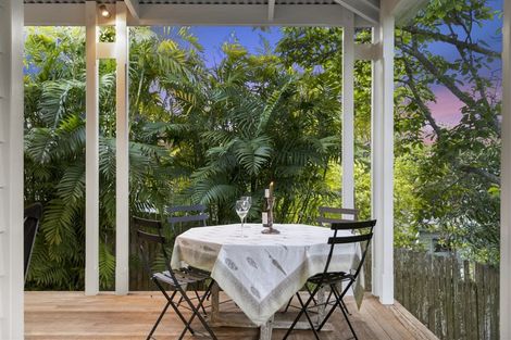 Photo of property in 51 Church Street, Devonport, Auckland, 0624