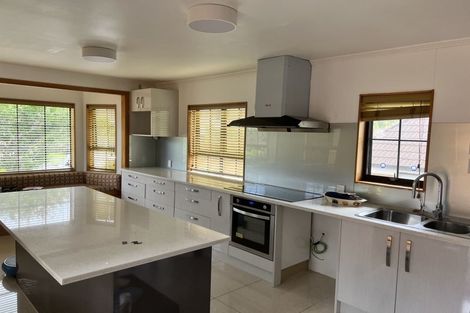 Photo of property in 4 Eleanor Place, Blockhouse Bay, Auckland, 0600