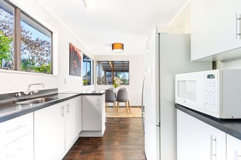 Photo of property in 24 Hassan Drive, Massey, Auckland, 0614