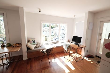 Photo of property in 3 Manley Terrace, Newtown, Wellington, 6021