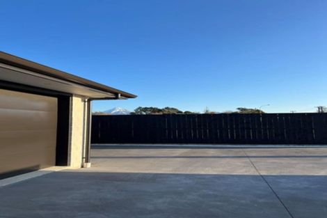 Photo of property in 529 Mangorei Road, Highlands Park, New Plymouth, 4312