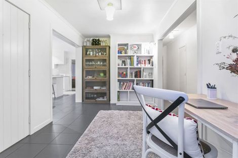 Photo of property in 1/105 Nile Road, Milford, Auckland, 0620