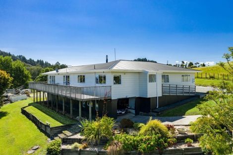 Photo of property in 18 Marohemo Road, Maungaturoto, 0583