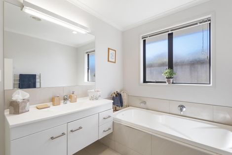 Photo of property in 12 Cotter Place, Cambridge, 3434