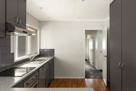 Photo of property in 15 Taikata Road, Te Atatu Peninsula, Auckland, 0610