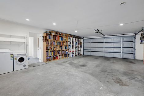 Photo of property in 3 Karina Road, Merrilands, New Plymouth, 4312