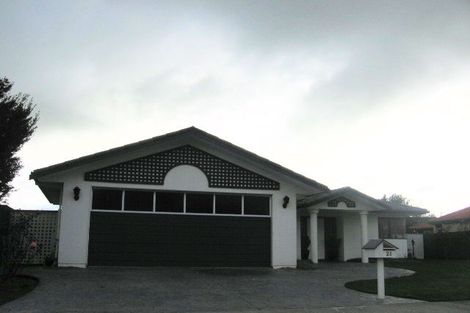 Photo of property in 21 Caroline Crescent, Highbury, Palmerston North, 4412