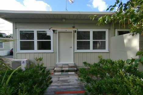 Photo of property in 2/35 Glenvar Road, Torbay, Auckland, 0630
