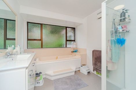 Photo of property in 60 Acacia Avenue, Maungaraki, Lower Hutt, 5010