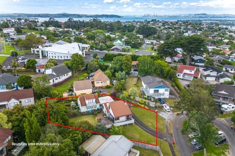 Photo of property in 16 Woodhouse Place, West Harbour, Auckland, 0618