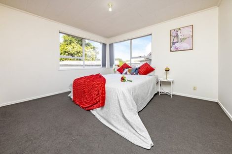 Photo of property in 13 Ewbank Place, Manurewa, Auckland, 2102