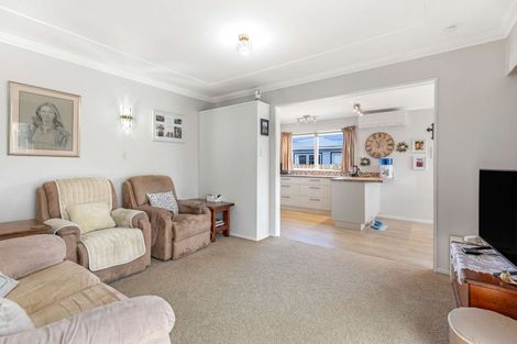 Photo of property in 74 Kennedy Drive, Levin, 5510