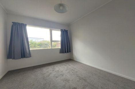 Photo of property in 8 Wyoming Avenue, Murrays Bay, Auckland, 0630