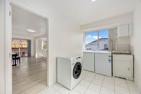 Photo of property in 24 Squirrel Lane, Browns Bay, Auckland, 0630