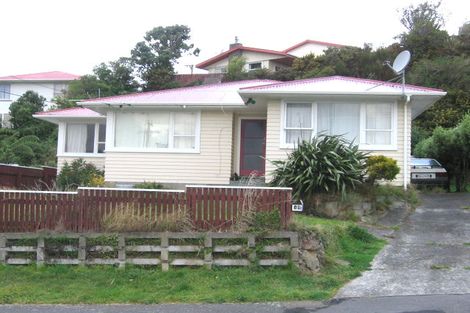 Photo of property in 13 Catherine Crescent, Paparangi, Wellington, 6037