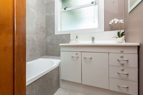 Photo of property in 14 Winters Road, Redwood, Christchurch, 8051