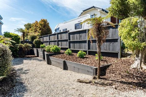 Photo of property in 21 Joseph Banks Drive, Whitby, Porirua, 5024