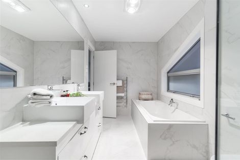 Photo of property in 33 Te Oneroa Way, Long Bay, Auckland, 0630