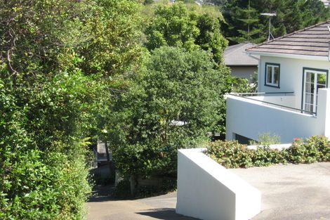 Photo of property in 1/104a Beach Road, Castor Bay, Auckland, 0620