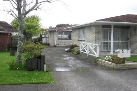 Photo of property in 2/4 Nursery Place, Westown, New Plymouth, 4310