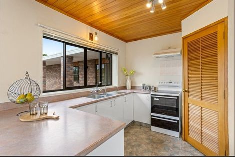 Photo of property in 22 Petrel Place, Massey, Auckland, 0614