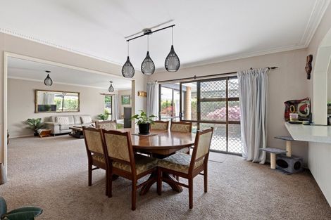 Photo of property in 2 Warwick Avenue, St Andrews, Hamilton, 3200