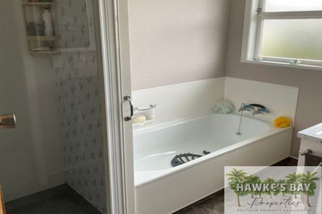 Photo of property in 2/35 Middle Road, Havelock North, 4130