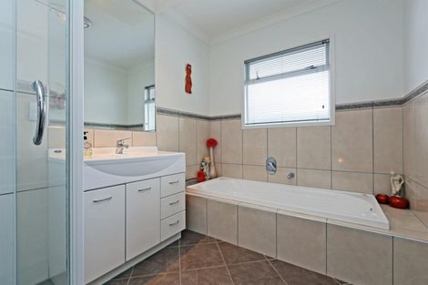 Photo of property in 5 Chenin Place, Greenmeadows, Napier, 4112