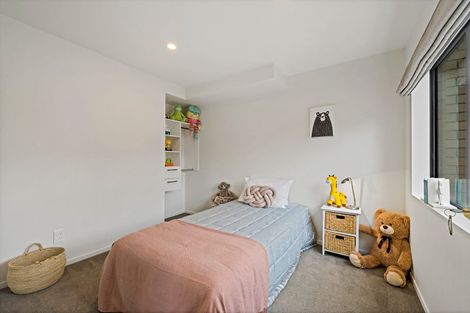 Photo of property in 17 Ti Kouka Lane, Sandringham, Auckland, 1025