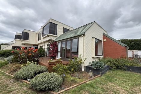 Photo of property in 5 Drayton Drive, Mount Pleasant, Christchurch, 8081