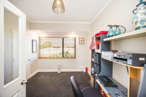 Photo of property in 29 Clearview Drive, Milson, Palmerston North, 4414