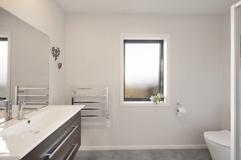 Photo of property in 29 Weka Street, Mangawhai, 0505