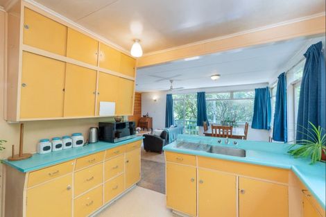 Photo of property in 142 Pinehaven Road, Pinehaven, Upper Hutt, 5019