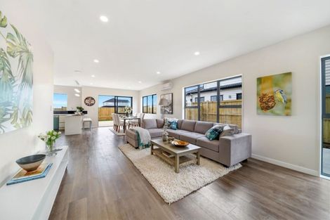 Photo of property in 78 Twin Parks Rise, Papakura, 2110