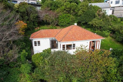 Photo of property in 122 Totara Road, Miramar, Wellington, 6022