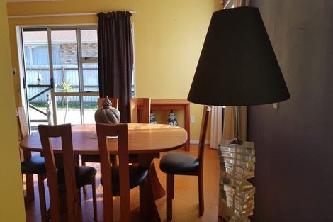 Photo of property in 2/2 Princess Street, Takanini, 2112