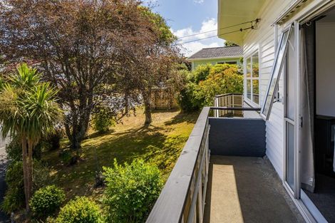Photo of property in 34 Ranui Terrace, Tawa, Wellington, 5028