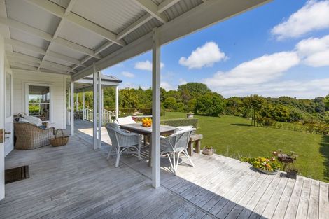 Photo of property in 68 Tarahunga Road, Levin, 5571