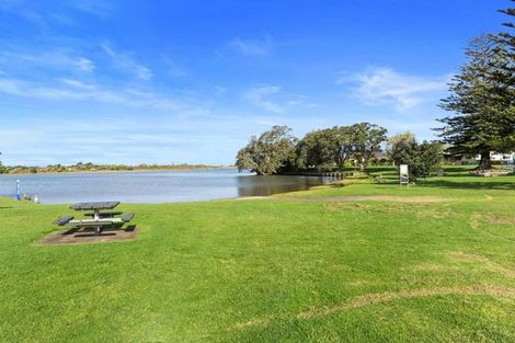 Photo of property in 44 Athenree Road, Athenree, Katikati, 3177