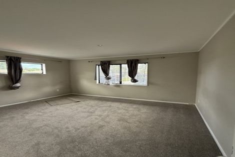 Photo of property in 122a Colwill Road, Massey, Auckland, 0614