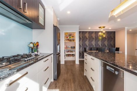 Photo of property in 14 Kaiaho Close, Aotea, Porirua, 5024