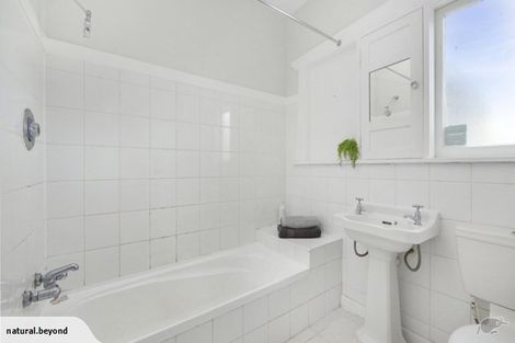 Photo of property in 1/19 Hills Road, Edgeware, Christchurch, 8013