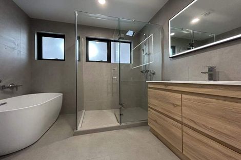 Photo of property in 110 Clovelly Road, Bucklands Beach, Auckland, 2012